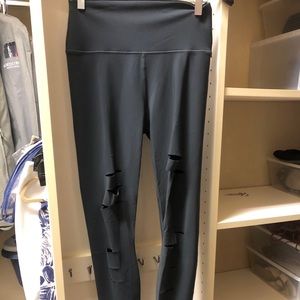 Alo Yoga High Waist Ripped Warrior Legging